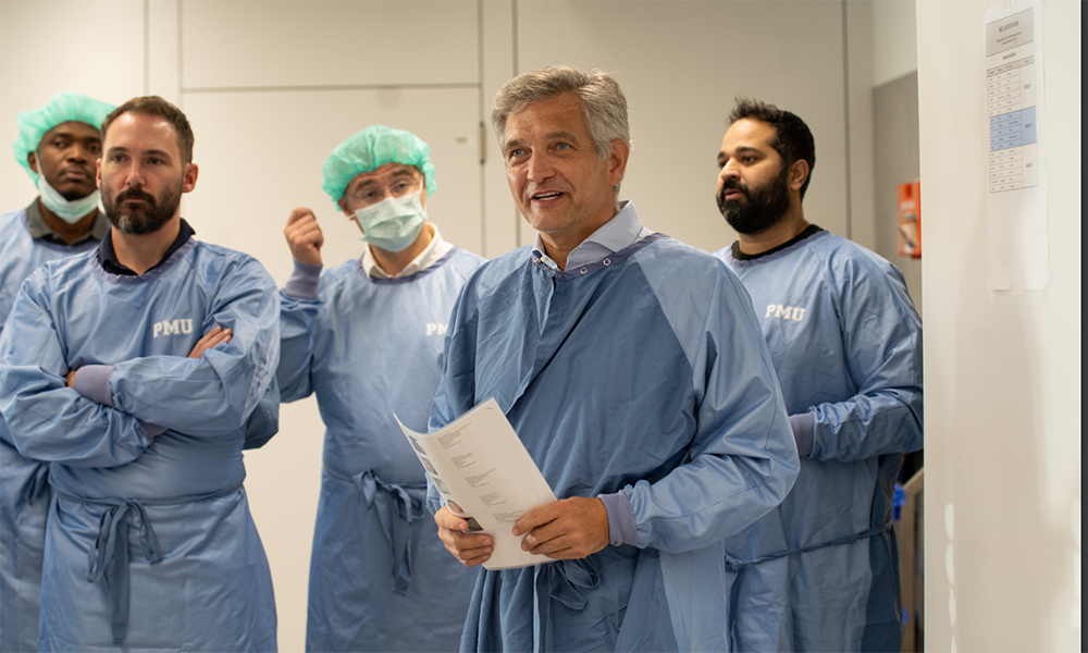 Dr. Roger Hartl introduces the hands-on spine course